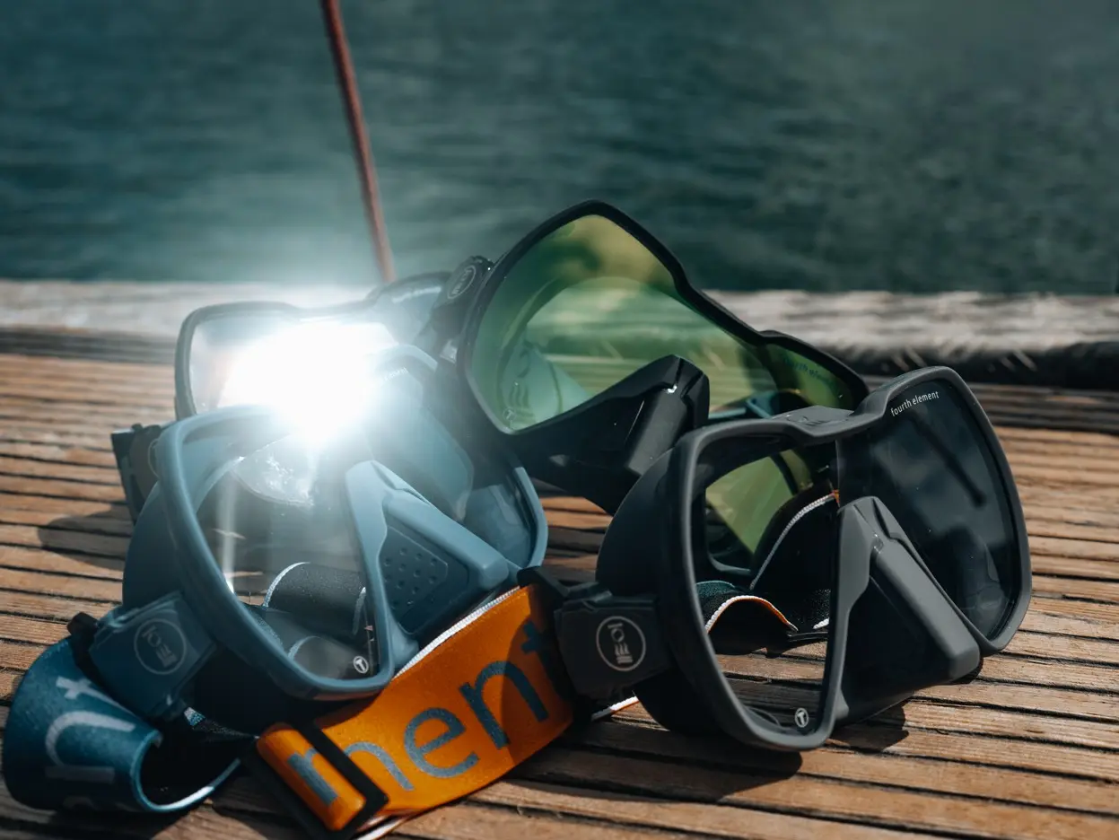 Tauchmasken von Fourth Element – im Shop von Taucher Nordhessen anprobieren und testen